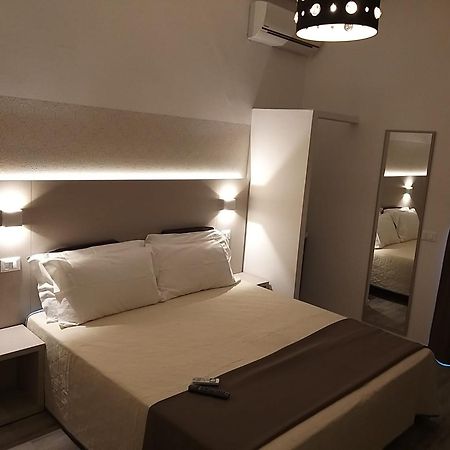 Hotel Ideal リミニ エクステリア 写真