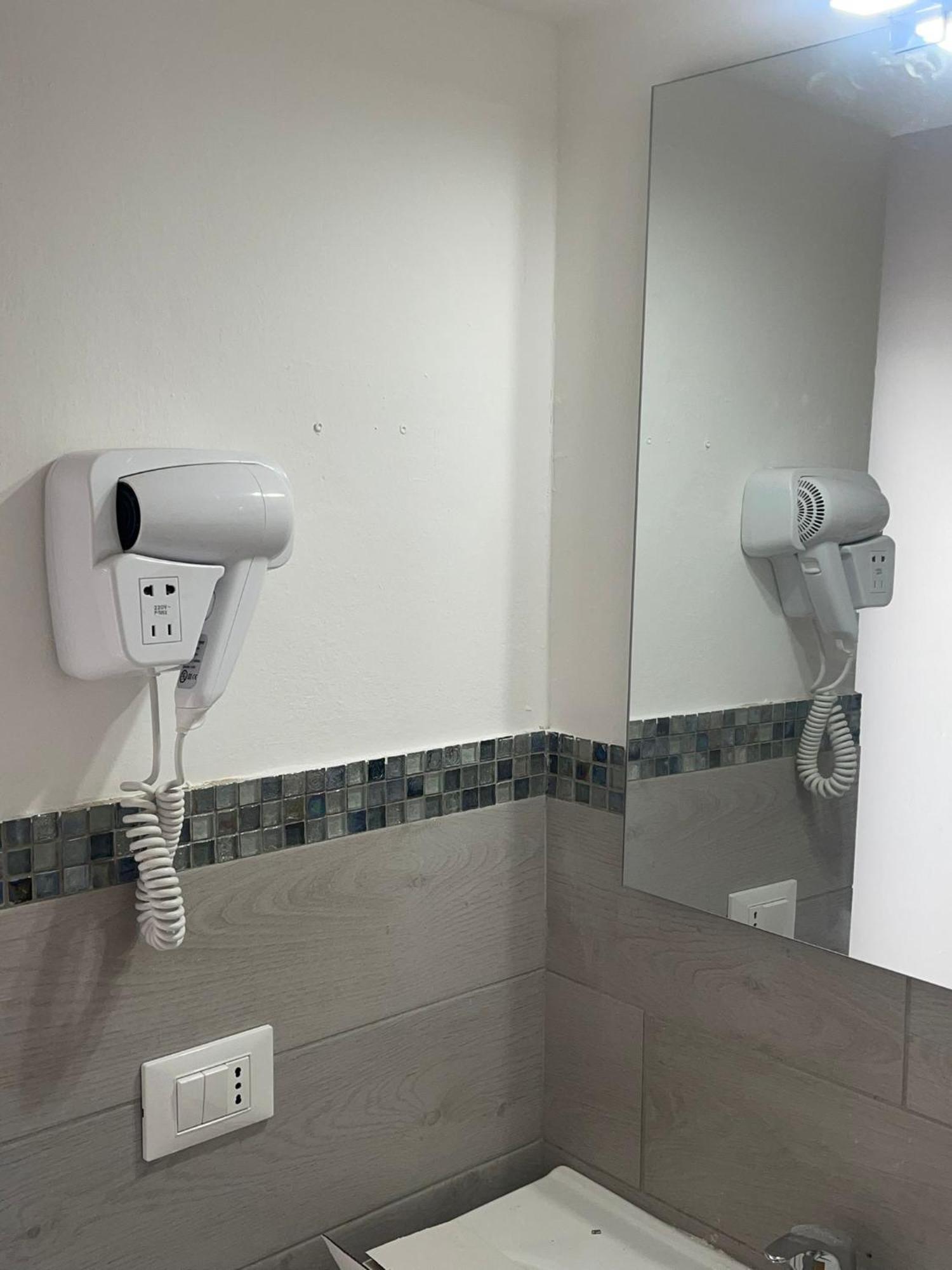 Hotel Ideal リミニ エクステリア 写真
